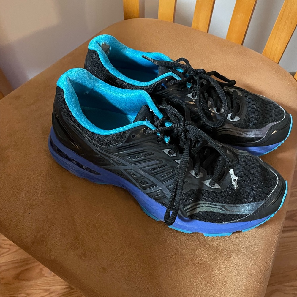 ASICS GT-2000 running shoes